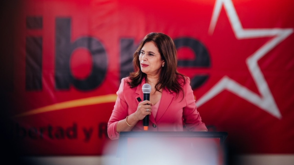 Eliminar la Central de Riesgos: Rixi Moncada y el debate sobre la economía de Honduras