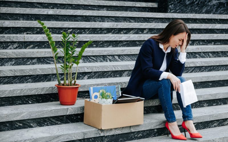 Cierre masivo de empresas y fuga de capitales marca la economía bajo LIBRE