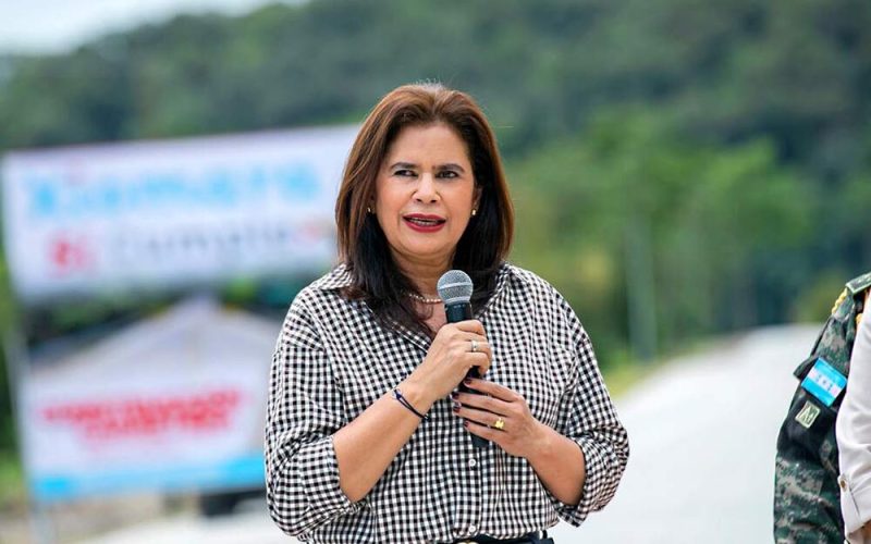 Honduras: La Alarma Económica y el Desafío de Rixi Moncada