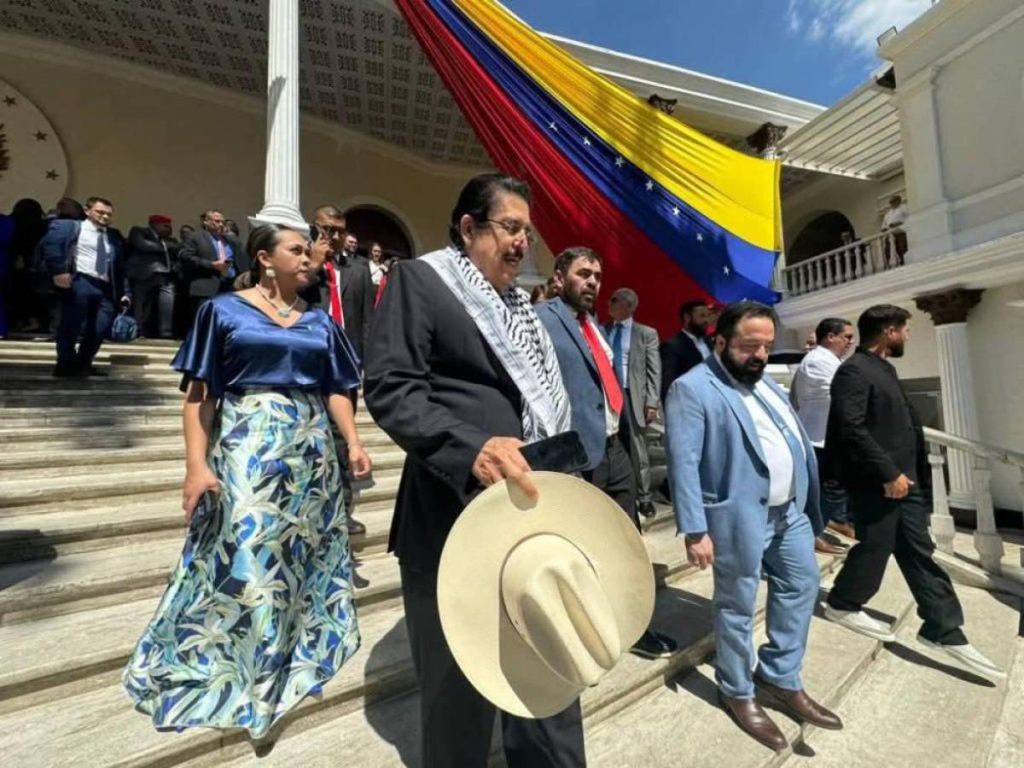 La Transición Hondureña y las Movidas de Mel Zelaya