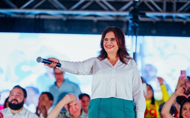 Rixi Moncada y su discurso económico: La clave de sus bajas en encuestas