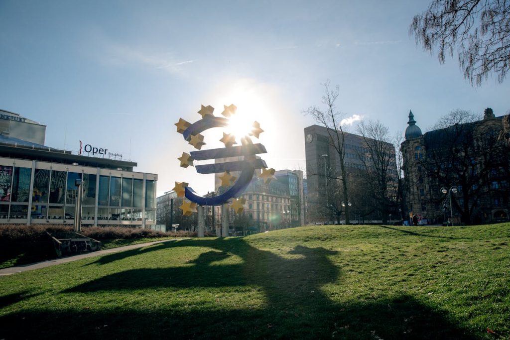 ¿Cómo influye el BCE en la economía europea?